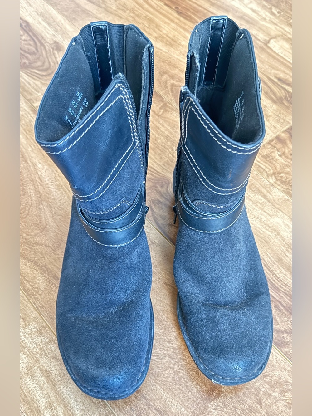 Clarks Black Suede Moto Ankle Boots Buckle Zip Women’s 8.5